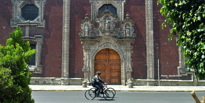 Corporate Reforma Monuments and corporate towers in Reforma Avenue, by GentleTours