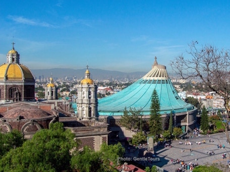 Guadalupe shrine plaza Religious, architecture, Catholic, Guadalupe, Mexico City, XVII Century, XX Century, square, pilgrims, Basilica